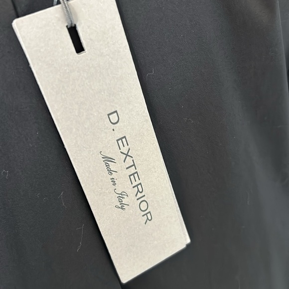 D. Exterior Black Poplin Feather Pocket Blouse - Picture 5 of 9